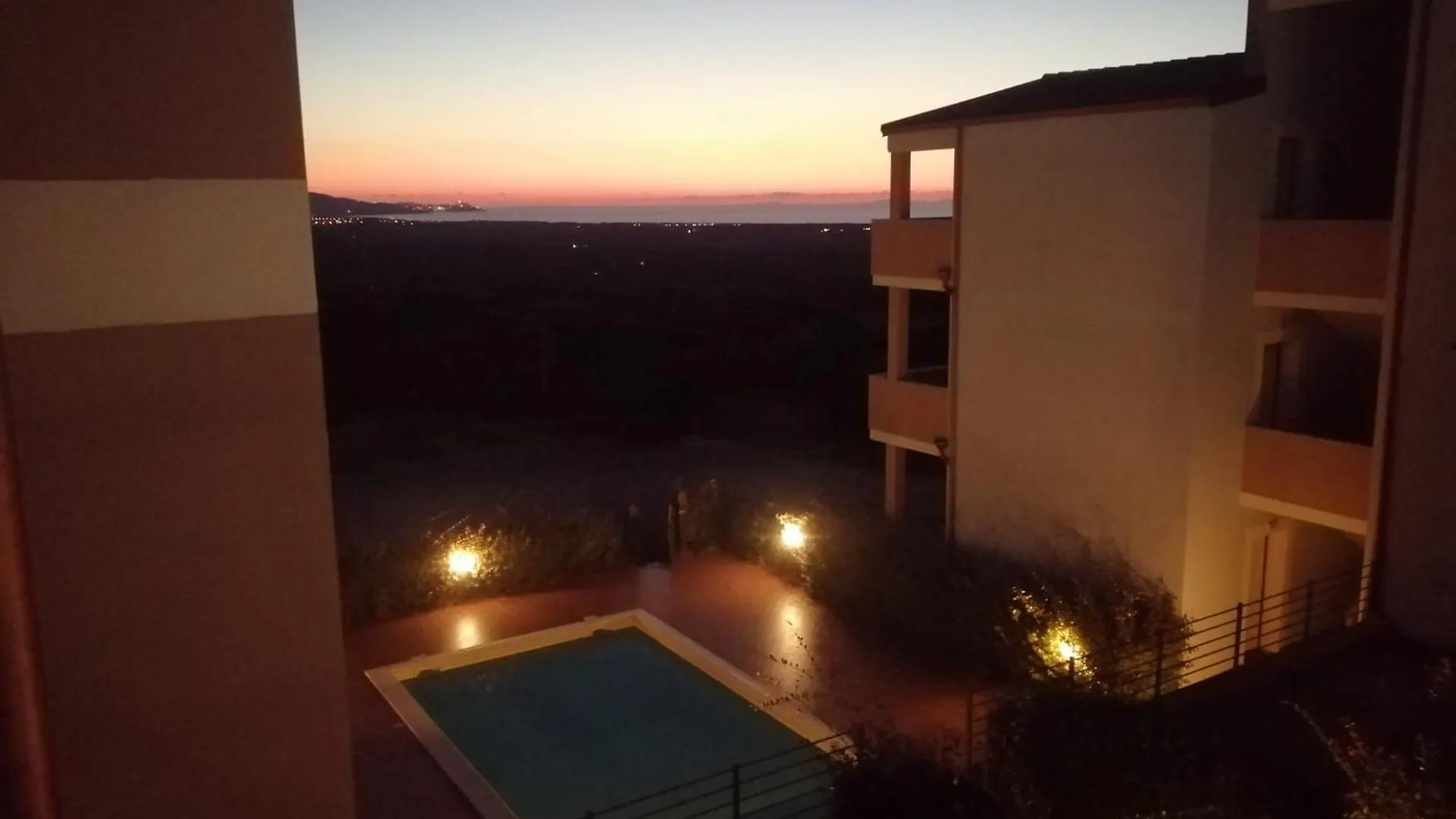 Appartamento Con Splendida Vista Mare Badesi Lägenhet